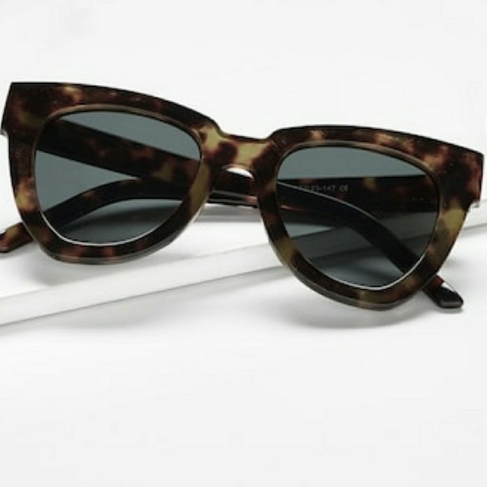 Hot Oversized Cat Eye Sunglasses With Case - Picture 4 of 6
